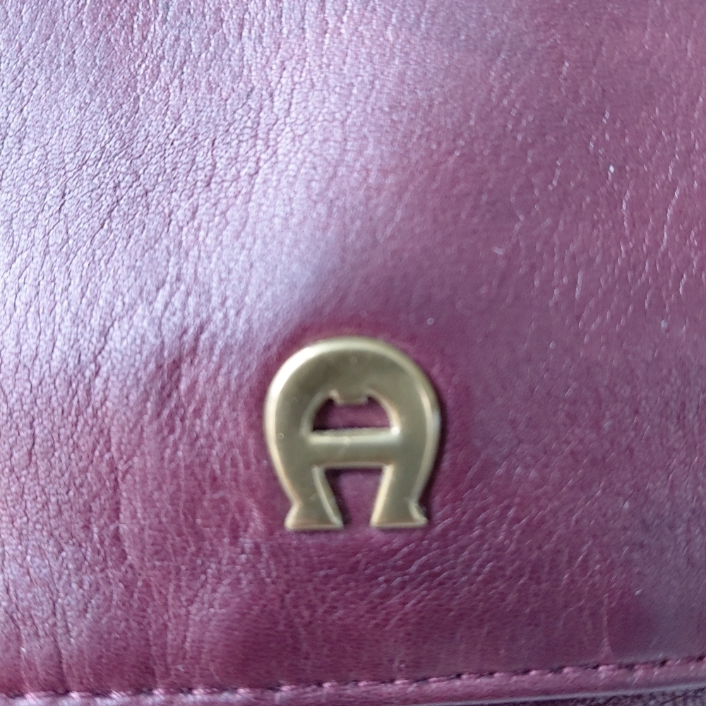 Vintage Etienne Aigner Elegant Burgundy Shoulder Bag - Picture 7 of 9